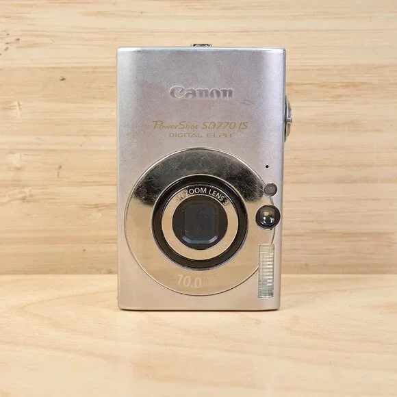 Canon PowerShot SD770 IS Digital Camera Silver 10MP 3x Optical Zoom - Picture 3 of 10